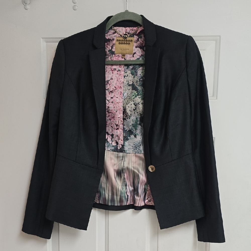 Ted Baker London Black Fitted Tailored One Button Wrinkle